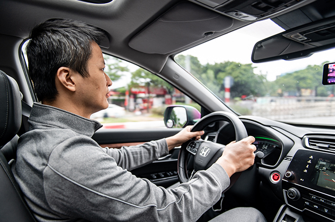 Người dùng chia sẻ về các tính năng an toàn trên xe Honda CR-V mới - 9