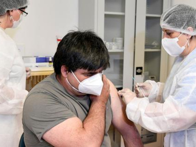 Thế giới - Số ca nhiễm tăng mạnh, châu Âu lại thành tâm dịch Covid-19