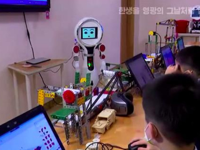 Giáo dục - du học - Triều Tiên dùng robot dạy học cho trẻ em