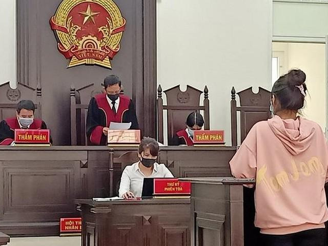 Pháp luật - Thiếu nữ 17 tuổi cùng bạn trai thiết lập đường dây mại dâm qua zalo