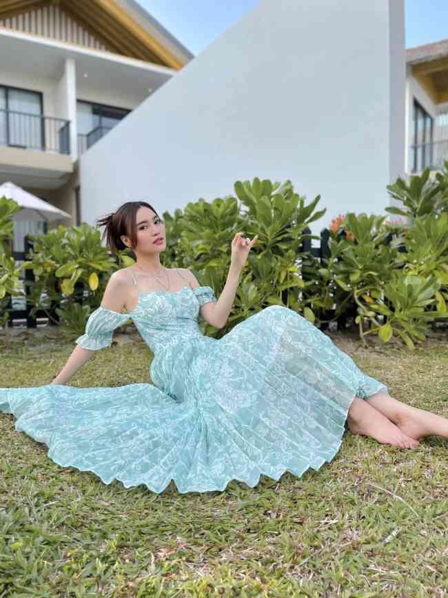 Từ một cô nàng có nhan sắc không mấy nổi bật, Lan Ngọc ngày càng xinh đẹp, kiêu sa, dần trở thành một trong những mỹ nhân&nbsp;hàng đầu trong làng điện ảnh Việt.
