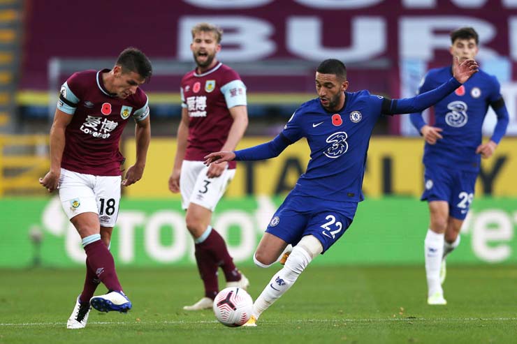 Chelsea (áo xanh) có thành tích đối đầu vượt trội Burnley