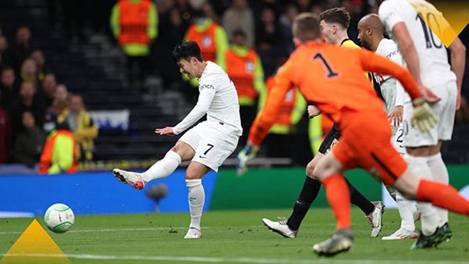 Son Heung Min sớm ghi bàn mở tỷ số cho Tottenham ngay ở phút 14 trận đấu với Vitesse tại London