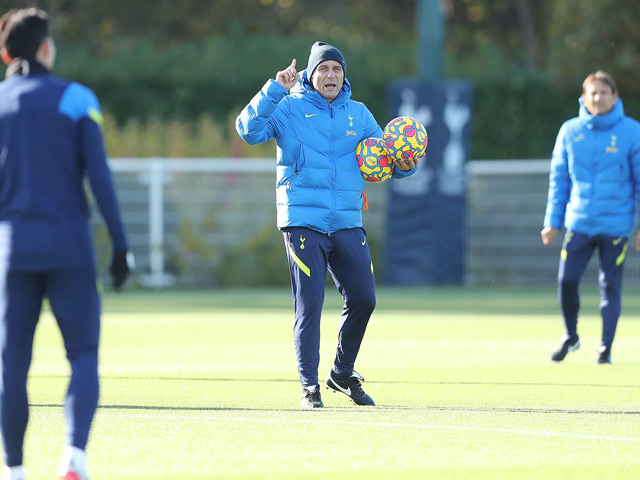 Bóng đá - Conte họp báo trễ 1 tiếng, tự tin trước trận tái xuất Ngoại hạng Anh với Tottenham