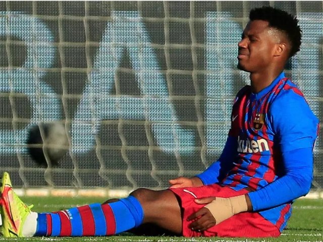 Bóng đá - Barcelona bị ngược dòng sốc dù dẫn 3 bàn, đón tin dữ từ "truyền nhân Messi"