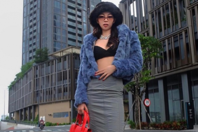 Trào lưu mặc áo bra xuống phố, phản cảm hay sành điệu?