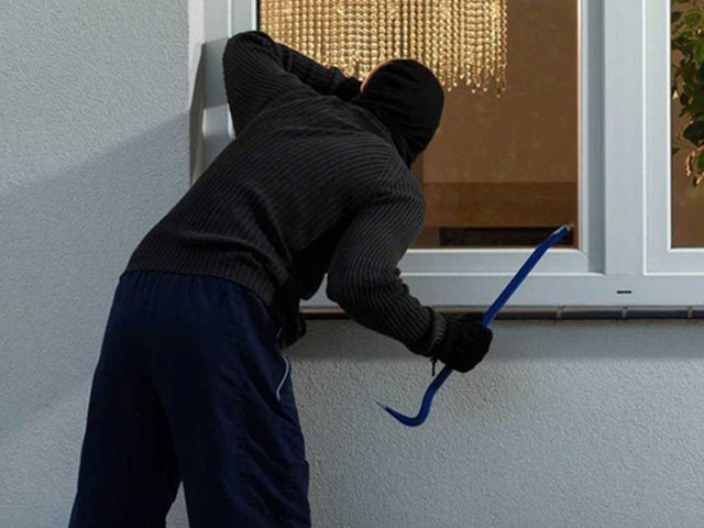 Bạn trẻ - Cuộc sống - Tên trộm viết thư "cà khịa" chủ nhà: "Không có tiền, bày đặt khóa cửa"