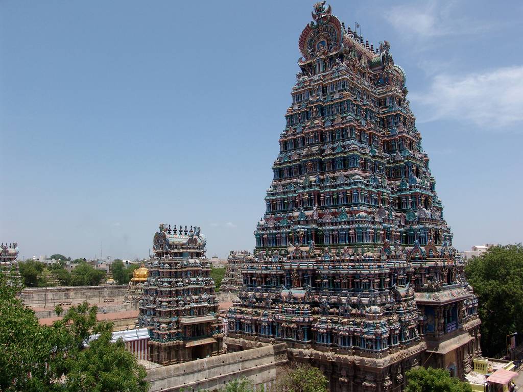 Ngắm nhìn ngôi đền có kiến trúc kì lạ và sặc sỡ ở Ấn Độ - 4