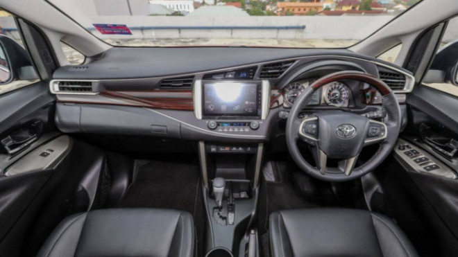 Toyota Innova 2021 bổ sung trang bị, giá từ 623 triệu đồng - 3