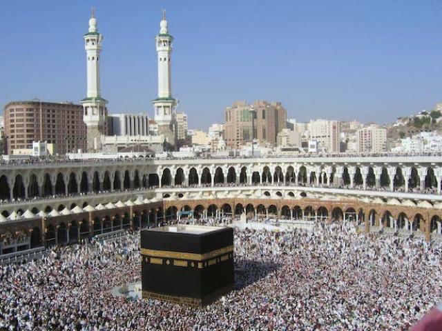 Thế giới - Hai gia tộc tranh giành khoản tiền 1 tỉ USD