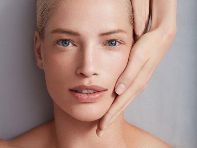 Làm đẹp - Tự chế toner “rẻ như cho” từ nước gạo lên men giúp dưỡng và làm sáng da tự nhiên