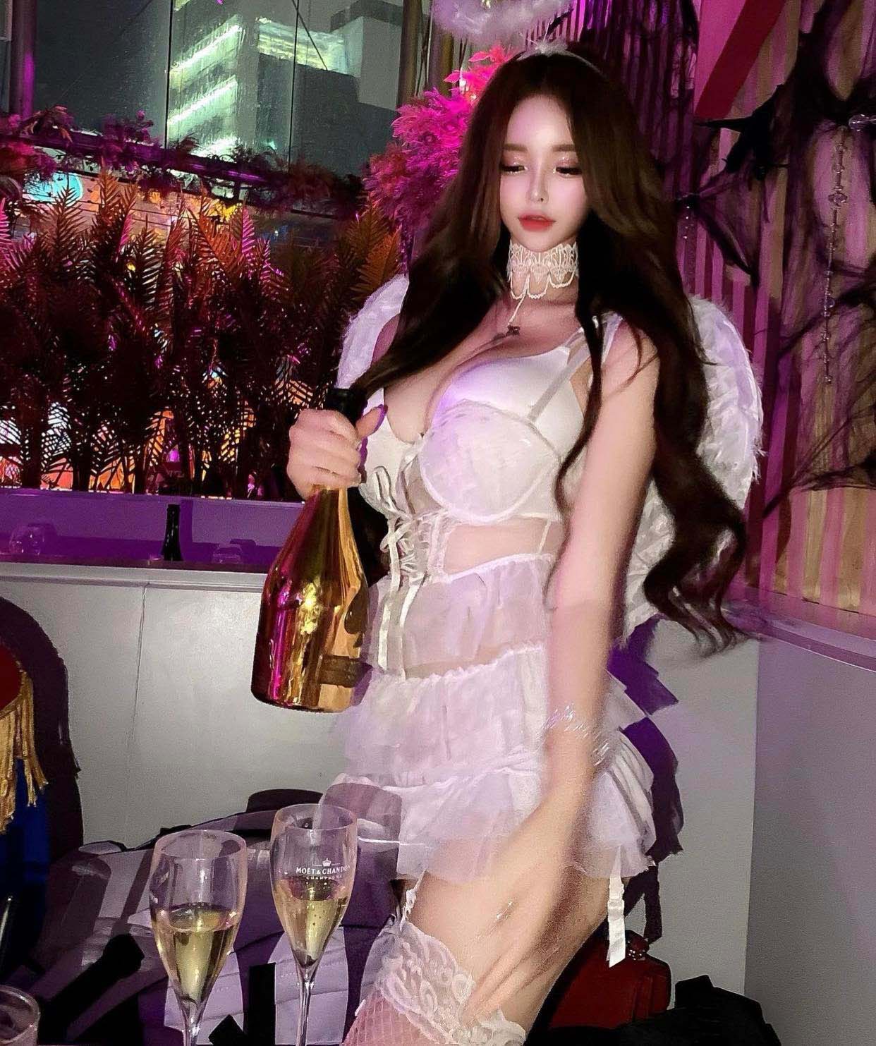 "Hot girl dược phẩm" Hàn Quốc bị chê mặc rườm rà - 1