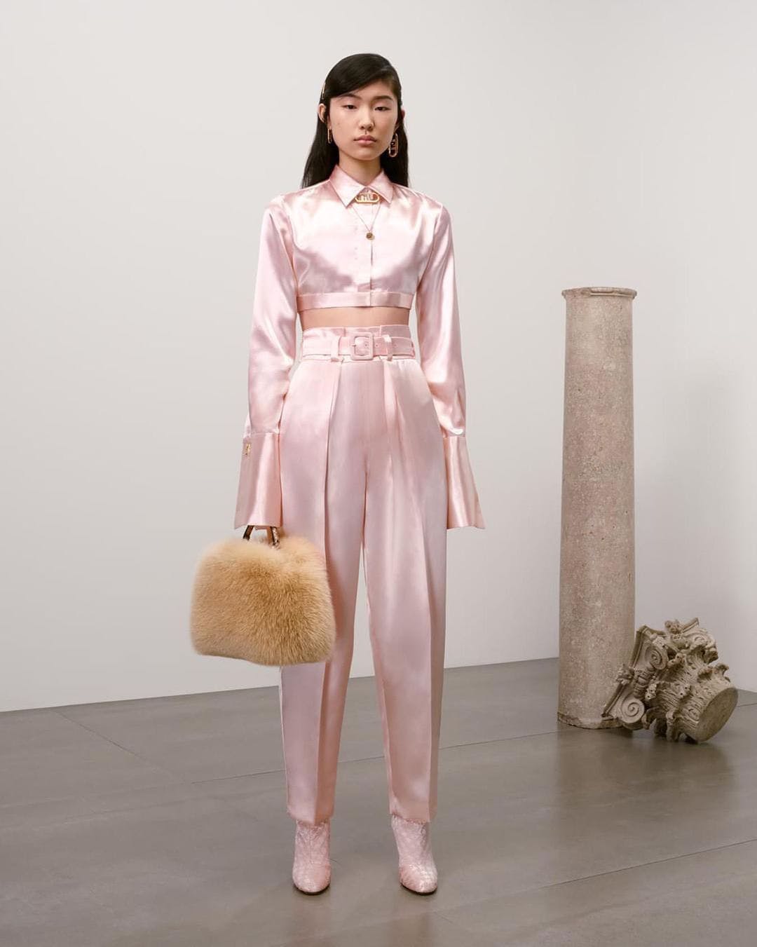 Lông thú giả là món đồ cần có cho mùa thu đông - 2