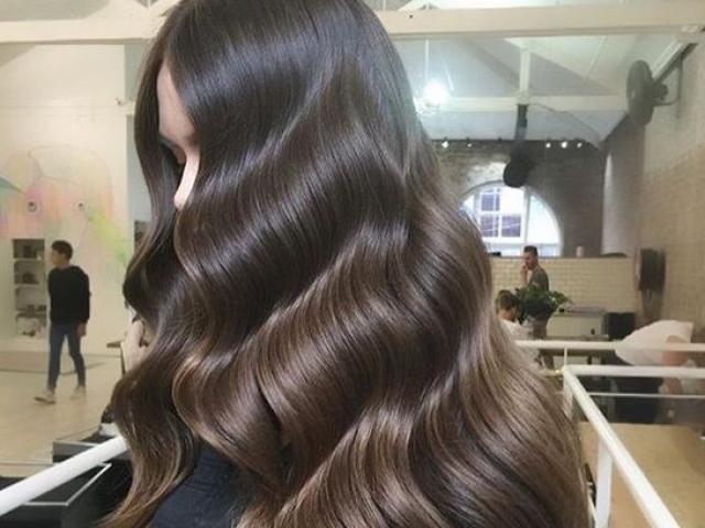 Làm đẹp - Cải thiện mái tóc khô xơ xác với thanh xà phòng dừa