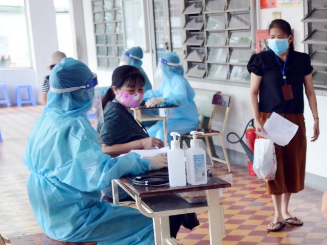 Tin tức trong ngày - Thêm 222 ca dương tính với SARS-CoV-2, Hà Nội ghi nhận số ca mắc cao kỷ lục