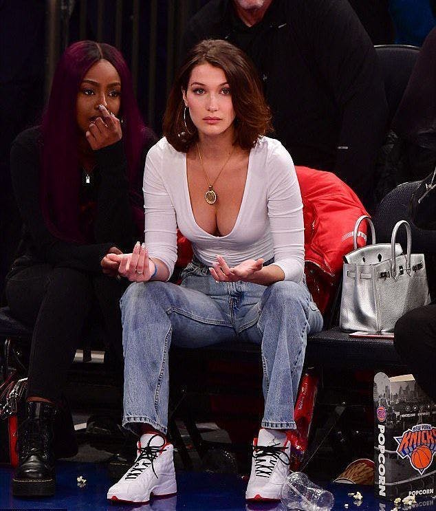 Các ngôi sao Holywood nổi bật với phong cách đẳng cấp khi đi xem bóng rổ - 2