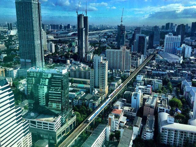 Kinh doanh - Quốc gia này khóc ròng vì đường sắt trên cao, 18km ngốn 18.000 tỷ