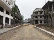 Kinh doanh - Lo ngại &quot;vỡ bóng&quot; từ chứng khoán, bất động sản