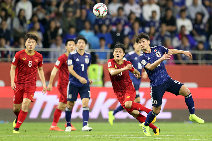 Ngôi sao Takumi Minamino cùng nhóm cầu thủ Nhật Bản không thể có mặt tại Hà Nội vào sáng ngày 9/11 như kế hoạch ban đầu.
