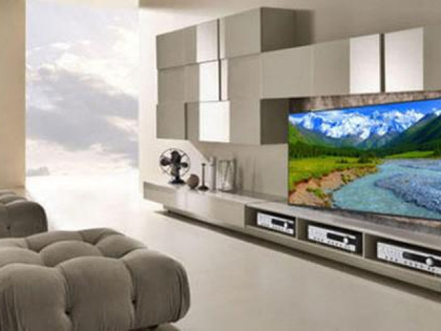 Thị trường - Tiêu dùng - Ti vi cuối năm giảm giá "sập sàn", loại 75 inch giảm sốc đến 79%