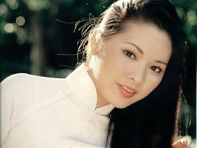 Làm đẹp - Như Quỳnh được thời gian ưu ái, đẹp mặn mà ở tuổi cơ thể đòi "đình công"