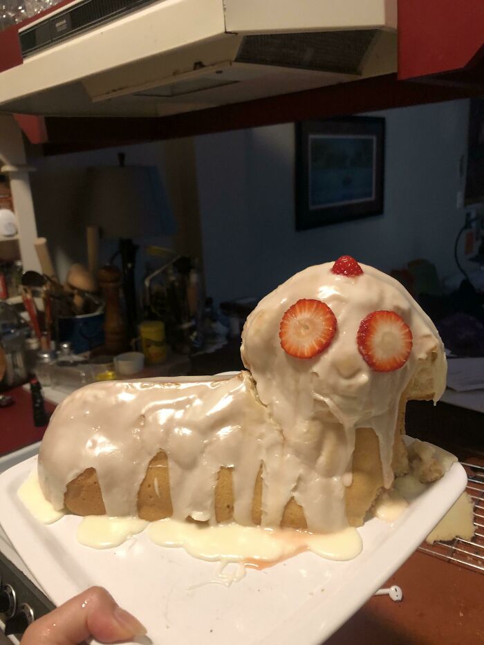 Bánh bông lan phiên bản tượng nhân sư bị lỗi.