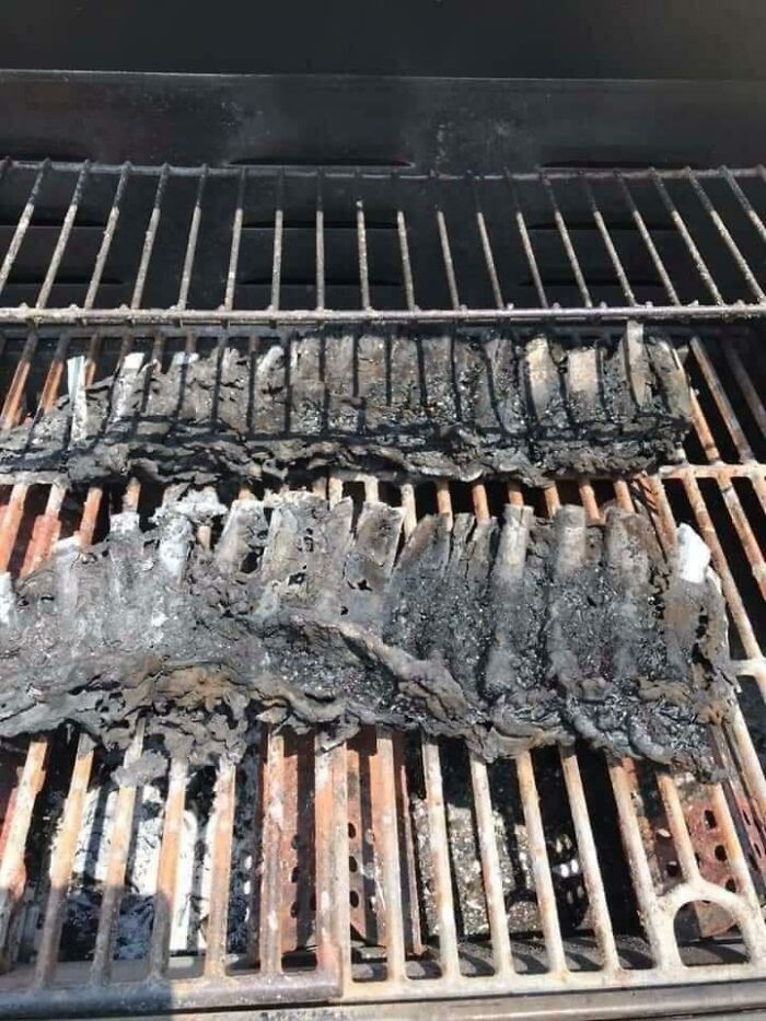 “Thực ra đây là món sườn nướng đấy các bạn”.