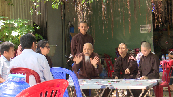 "Tịnh thất Bồng Lai" tiết lộ số tiền kiếm được hàng tháng, không cần mạnh thường quân - 4