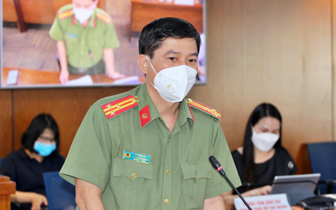 Thượng tá Lê Mạnh Hà, Phó trưởng Phòng Tham mưu, Công an TP HCM thông tin tại buổi họp báo