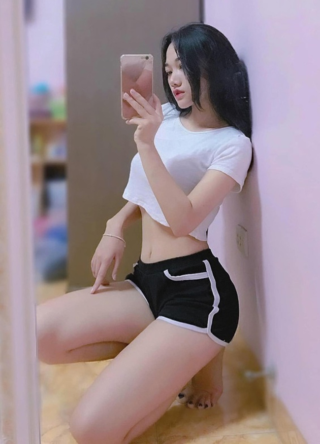 Cô học cách dưỡng da, trị mụn bằng các sản phẩm tự nhiên.
