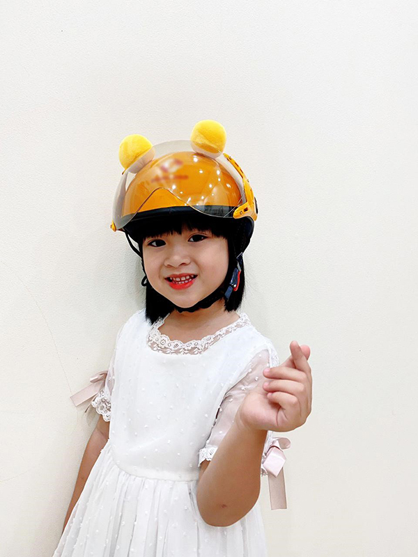 Mũ bảo hiểm quảng cáo Thắng Lợi chất lượng cao, an toàn cho người sử dụng