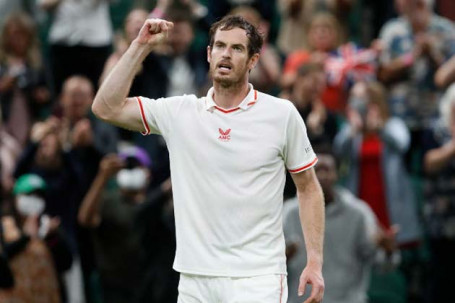 Nóng bỏng tennis: Murray đánh bại “thần đồng” Sinner, Halep thắng ngược