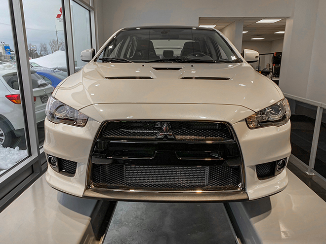 Xe thể thao Lancer EVO bản cuối cùng có giá gần 3 tỷ đồng - 7