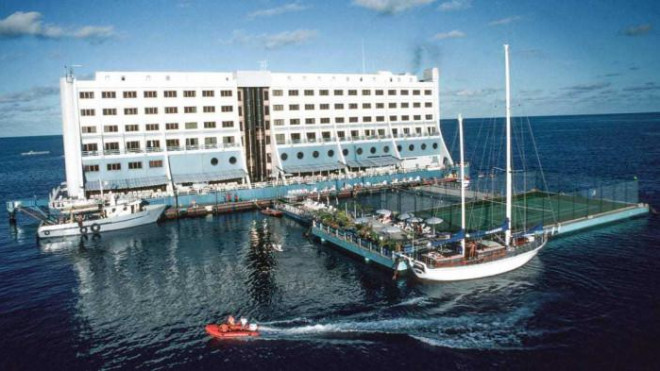 Khách sạn nổi đặt tại rạn san hô John Brewer, Australia. Ảnh - Getty