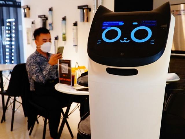 Thị trường - Tiêu dùng - TP.HCM: Một quán ăn chi hàng trăm triệu mua robot AI về phục vụ khách hàng