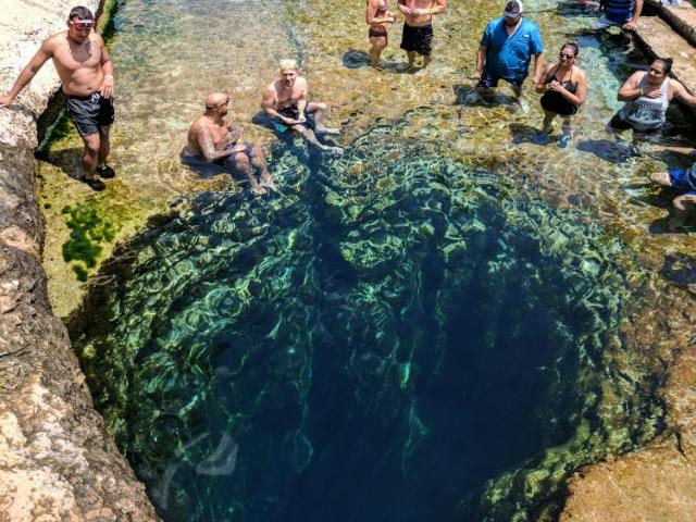 Thế giới - "Động không đáy" giết chết hơn 300 người ở Mỹ, "thần chết" ẩn dưới làn nước xanh