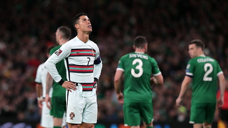 Ronaldo bất lực trước hàng thủ của Ireland