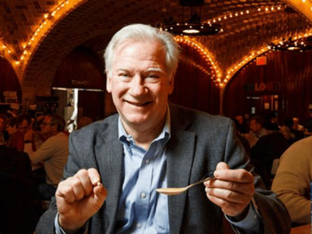 Phi thường - kỳ quặc - Người đàn ông suýt rụng răng vì cắn phải “hạt sạn”, nhả ra mới biết là thứ đáng giá hàng chục triệu