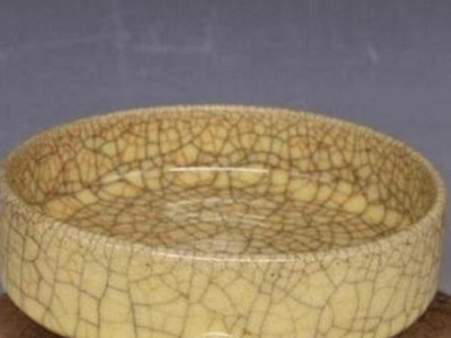 Thế giới - Cô bé lén mang 'gạt tàn' của bố tới chương trình thẩm định đồ cổ của đài truyền hình TQ và cái kết bất ngờ