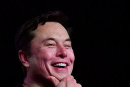 Kinh doanh - Tỷ phú Elon Musk bán gần 7 tỷ USD cổ phiếu, chấm dứt chuỗi tăng 11 tuần liên tiếp của Tesla