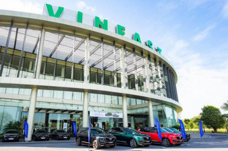 VinFast chính thức xuất khẩu lô xe ô tô đầu tiên sang Lào