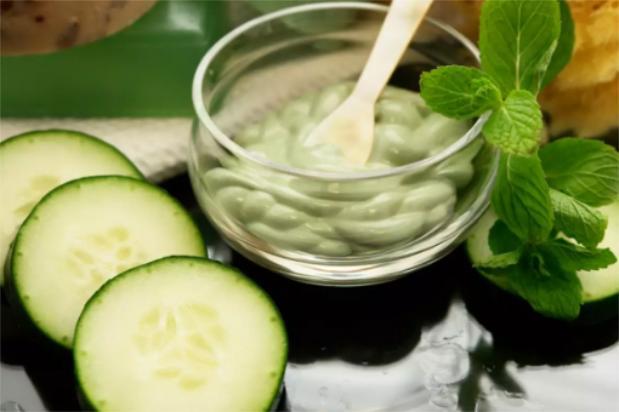 Nước ép dưa chuột giúp làm sáng màu da tối.