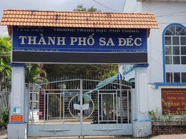 Tin tức trong ngày - Thêm 1 nam giáo viên lộ ảnh nhạy cảm lúc dạy trực tuyến