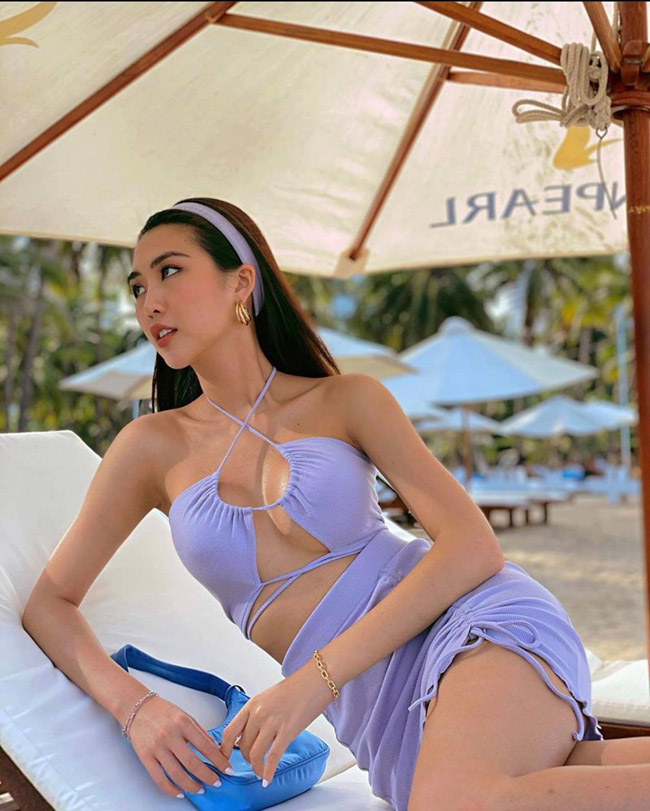Với chế độ ăn uống, Tường Linh cắt giảm tinh bột tối đa, hầu như chỉ ăn rau luộc và ức gà. Cô hạn chế ăn thực phẩm nhiều dầu mỡ hay đồ đông lạnh.
