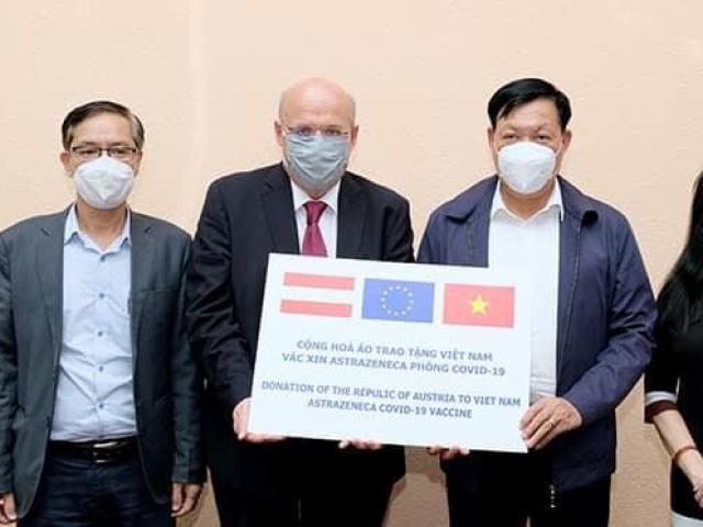 Sức khỏe đời sống - Bộ Y tế tiếp nhận 500.000 liều vắc-xin phòng COVID-19 AstraZeneca