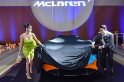 Doanh nhân Minh Nhựa úp mở giá bán siêu xe McLaren Elva