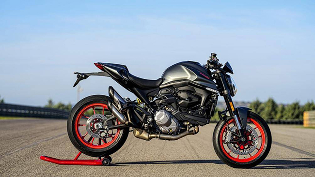 1. Ducati Monster Plus (giá: 12.195 USD)

