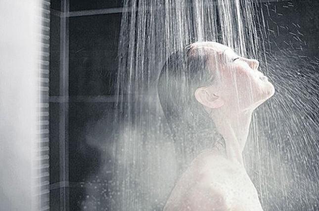 Những kiểu tắm vào mùa đông phải bỏ ngay nếu không muốn đột quỵ, vỡ mạch máu não - 3