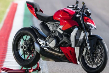 2022 Ducati Streetfighter V2 xuất xưởng, đầu quân dòng môtô chồm lỡ