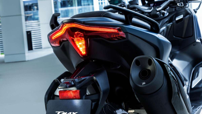 2022 Yamaha TMax 560 Tech Max ra mắt, thiết kế hoành tráng - 9